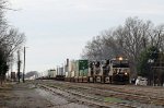 NS 8152 leads train 212 northbound